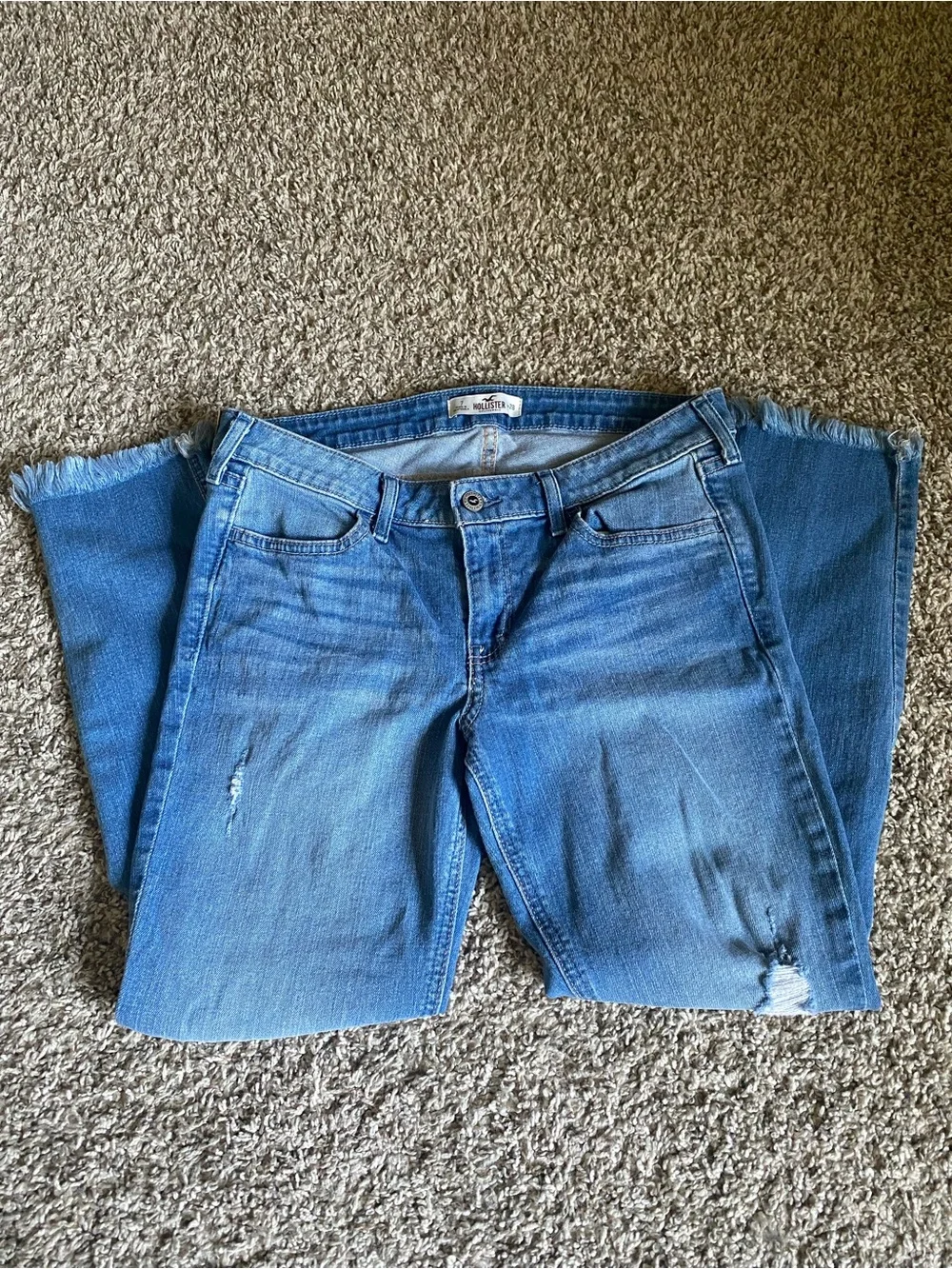 Light Blue Distressed Women's Hollister Jeans Size W28 - Picture 3 of 5